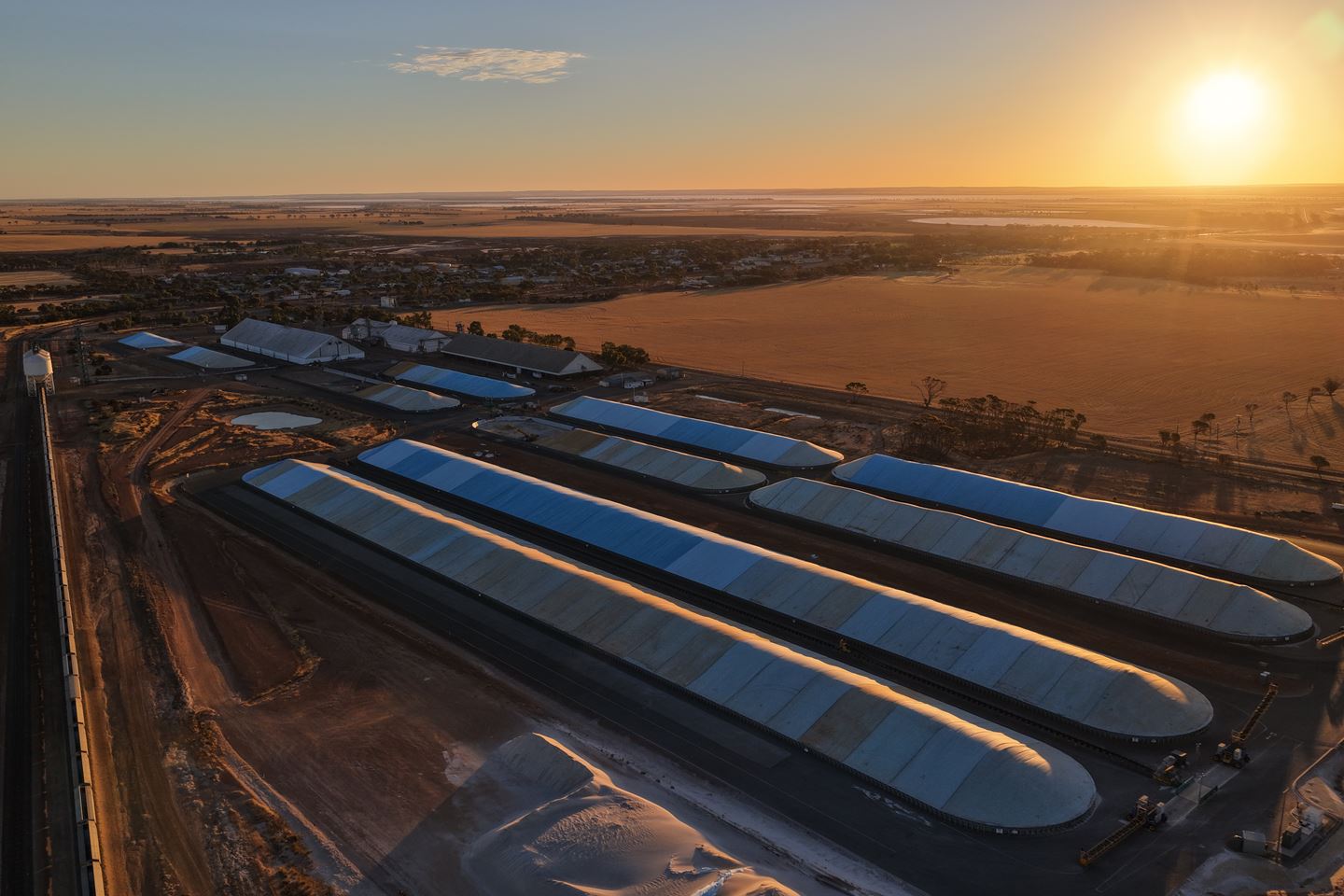 Image of sunset over Lake Grave CBH - used for End of Harvest 202526 media release 