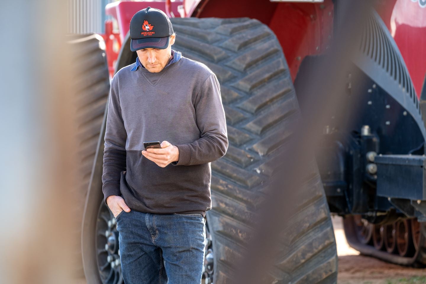 DailyGrain grower using app 